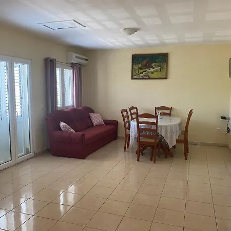 Pazanin House 2 * Vinisce