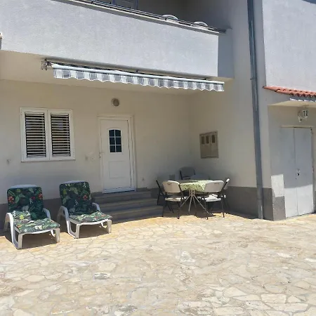 Pazanin House 2 *